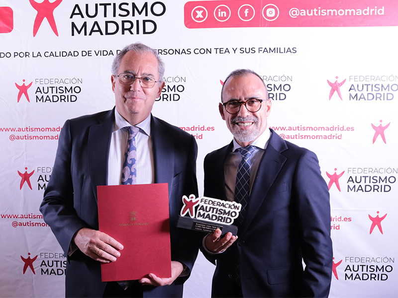 Atlantis Aquarium Madrid recibe el reconocimiento por su compromiso con la inclusión y la concienciación en el ocio de las personas con autismo y sus familias